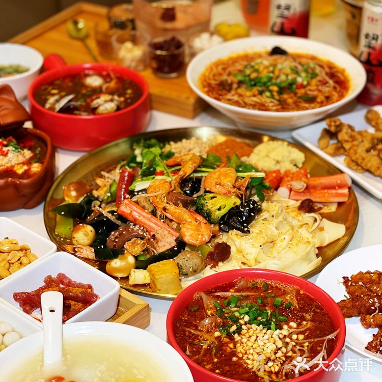 天津探店📍冒点儿·川小馆天天排队的干拌冒菜太火了🔥
