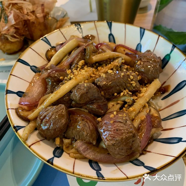 喜欢喝汤的可以和蛤蜊汤，贝壳汤总是鲜甜的