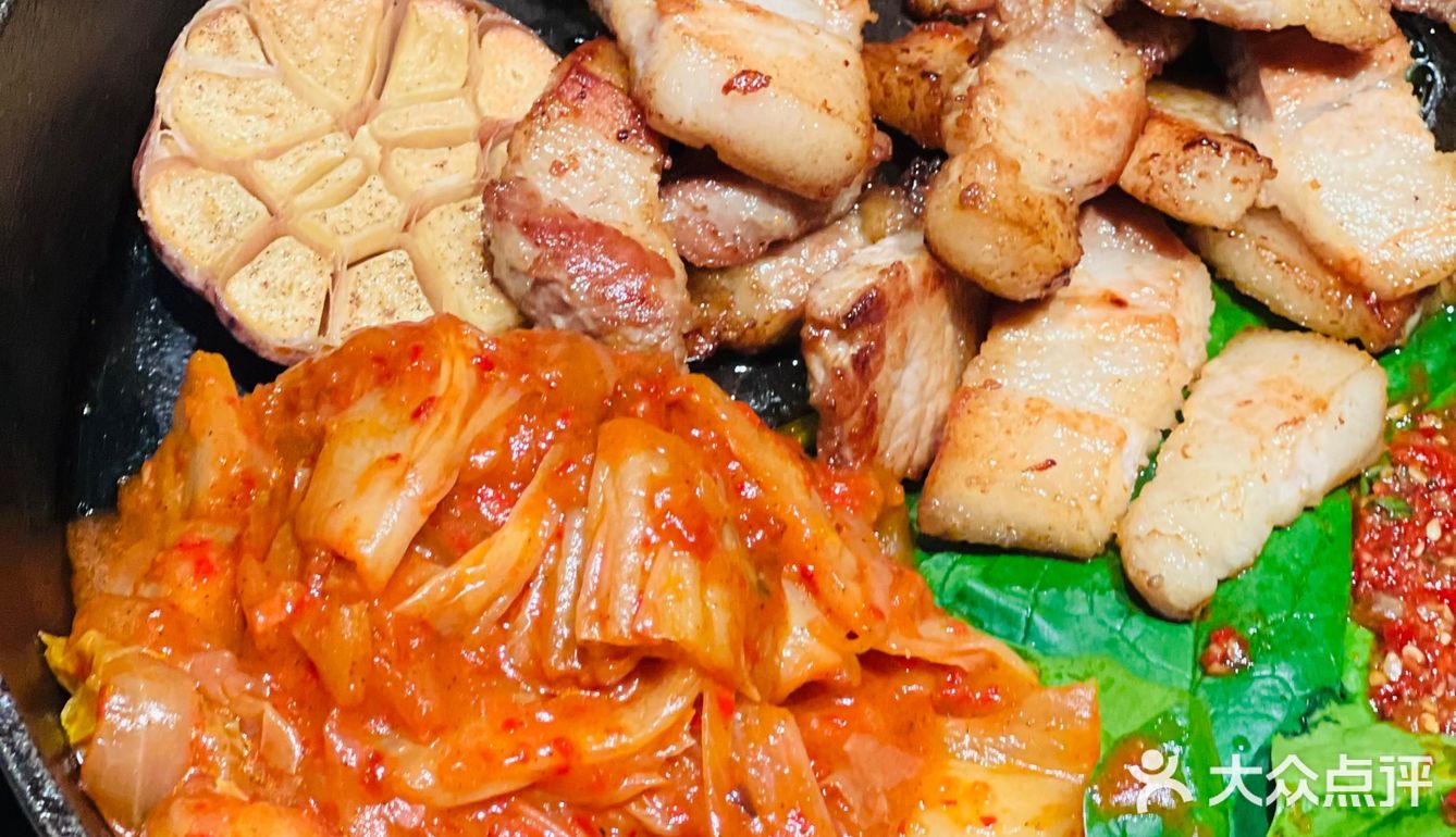 成都新晋韩式Bistro｜牛肉薄脆pizza太绝了‼️