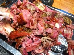 吃完后片下来的羊肉-二道木烤羊腿(桃花潭店)