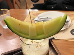 -Mark&Mars Restaurant