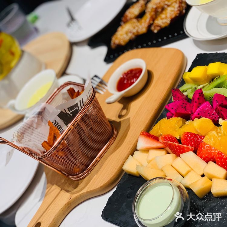 没有娃照样去亲子餐厅玩的嗨