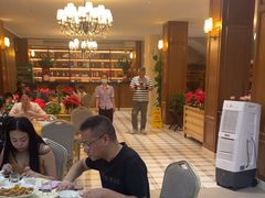 -鹏城人家海鲜酒家·23年老字号(较场尾店)