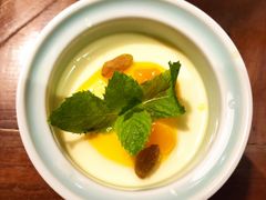 带奶皮的芒果酸奶-雀舞云南菜(天津天河城购物中心店)