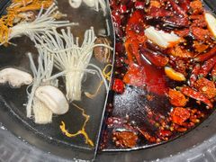 -宽板凳老灶火锅(台湾街店)