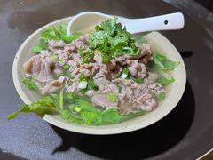 -大众跷脚牛肉馆·非遗传承单位(峨眉山店)