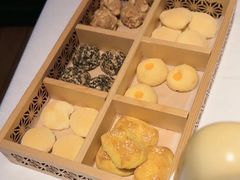 -八府香鸭·啫啫煲(华山路店)