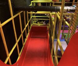 -蹦蹦跳跳(新奥购物中心店)