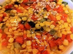 泡在水里的松仁玉米-稻香居锅贴(宋都御街店)