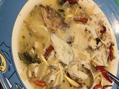 老坛酸菜鲈鱼-鱼库·不仅是一家烤鱼店(车公庙店)