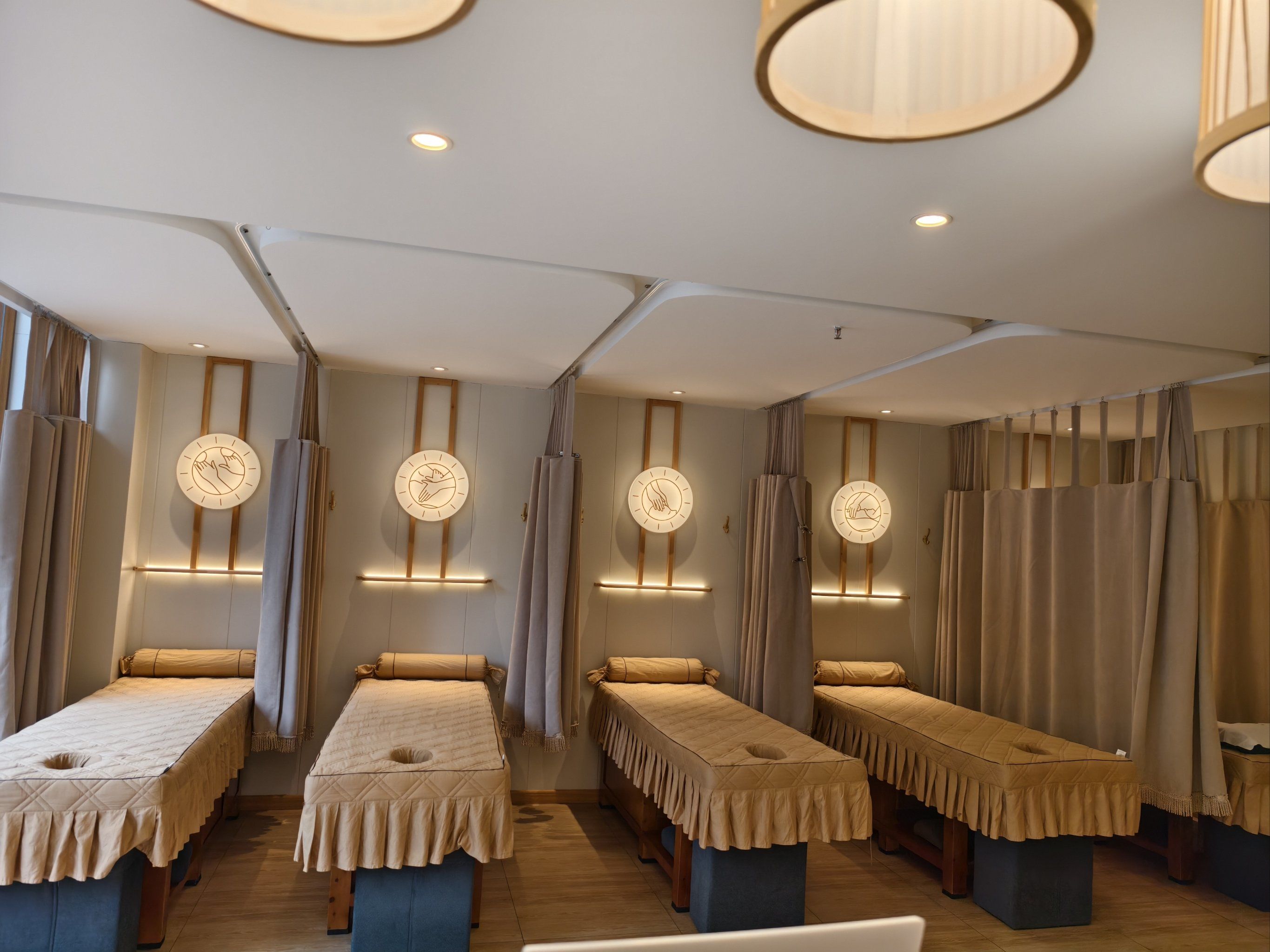 推一个推拿店!去过几次,巨巨巨好!