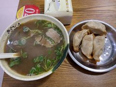 -黄阿姨锅贴大王(万航渡路店)