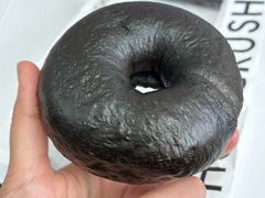 桑葚乳酪贝果-HOT CRUSH趁热集合·现烤面包(环球港店)