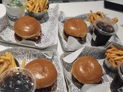-TRIPS BURGER(大钟寺店)