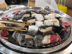 -围炉肉舍•炭烤活鳗•丹东海鲜烤肉(步行街店)