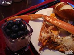蓝莓慕斯与难吃的海鲜-咖啡苑自助餐厅·中国大饭店