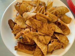 -老鼎万春卤菜(五代传承创始老店)