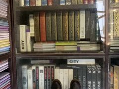 -钟书阁(松江泰晤士小镇店)