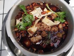 -晓彭肥肠鸡·泡椒鸡火锅(水木天地店)