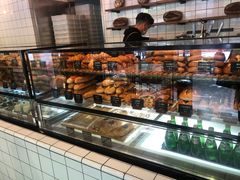 面包甜点陈列柜-81BAKERY(大学路店)