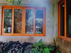 -Chom Cafe and Restaurant