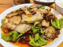 青椒炒回锅肉-人和水上飘(第一家店)