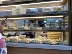 面包甜点陈列柜-袁记云饺(蛇口店)