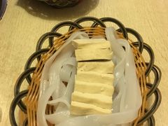 -洞庭洲·防空洞火锅·烧烤·铜锅涮肉(新百广场店)