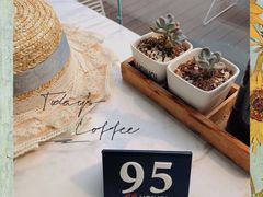 -UNI UNI(环亚凯瑟琳店)