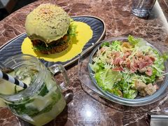 -Let'sBURGERplus·非常创意汉堡(三里屯店)