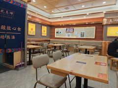 -花馬肆.云南过桥米线(汉神购物广场现场熬汤店)