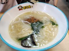 -灵芝妹子海鲜米线(香炉礁山姆店)