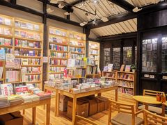 -猫的天空之城概念书店(杭州南宋御街店)