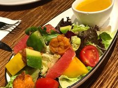 牛油果大虾沙拉-1886德国汽车餐厅(外滩十六铺码头店)