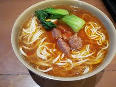 -亮亮面馆(经六路店)