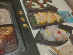 -老牌坊云南鱼豆花火锅(哈西万达店)