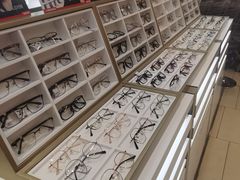 -美式眼镜·授权蔡司.依视路.尼康.豪雅.明月(南翔印象城店)