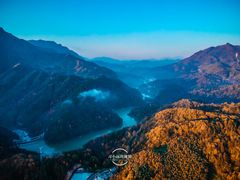 -燕子河大峡谷天坑仙境