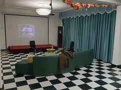-红河谷晴天别墅轰趴馆
