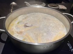 猪蹄猪肚锅-官也街澳门火锅(新源里店)
