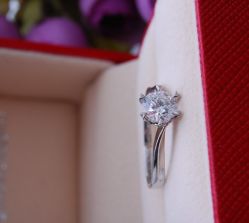 -威德钻石-克拉钻大本营(南京东路店)