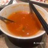 堂食只能2人并排坐，每桌还要间隔一米