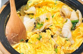 Slippery Egg Stir-fried Crispy Fish Slices