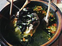 石耳土鸡汤-九华山友谊土菜馆 小资餐厅