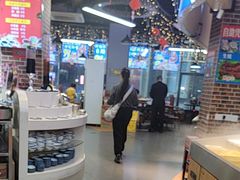 -罗二娘·鲜切牛自助火锅(罗湖东门步行街店)