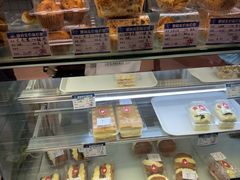 -白玉兰食品甜凤店(合生汇店)