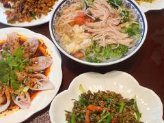 -巍山𤆵肉饵丝