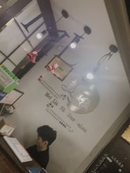 -镁连社·美联社