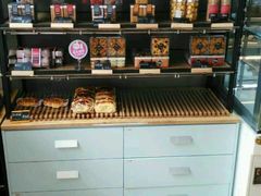 面包甜点陈列柜-卡萨米亚动物奶油生日蛋糕(牡丹城店)