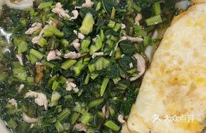 Cucumber Stir-Fried with Pork and Flat Noodles